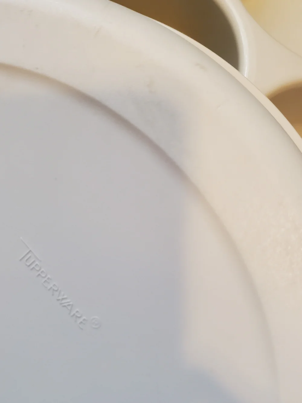 Tupperware gently used